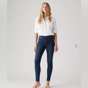 Levi's 721 high rise skinny figure hugging jeans 27